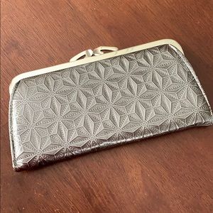 Small silver clutch💃🏻